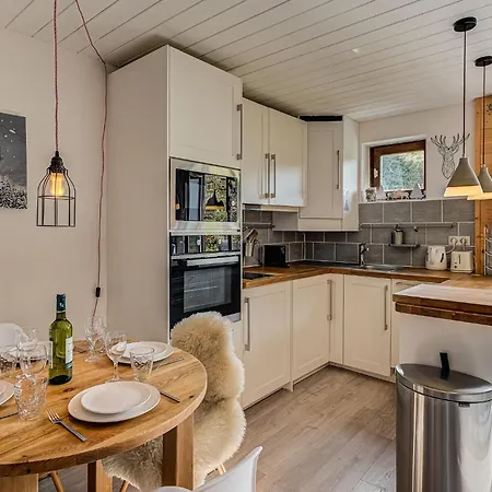 Daire Cry, Alpes Agency, Chamonix, Sleeps 2-4 *