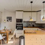 Cry, Alpes Agency, Chamonix, Sleeps 2-4 Apartment *