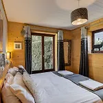 Cry, Alpes Agency, Chamonix, Sleeps 2-4 * Chamonix