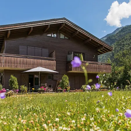 Apartment Cry, Alpes Agency, Central Chamonix, Sleeps 2-4