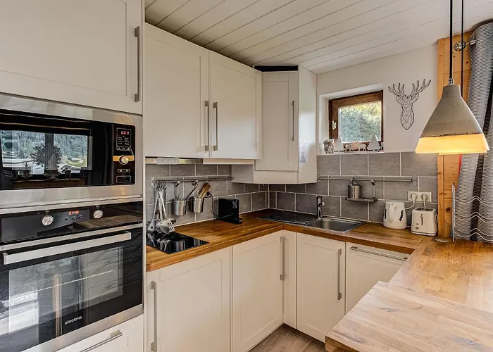 Apartment Cry, Alpes Agency, Central Chamonix, Sleeps 2-4 Chamonix