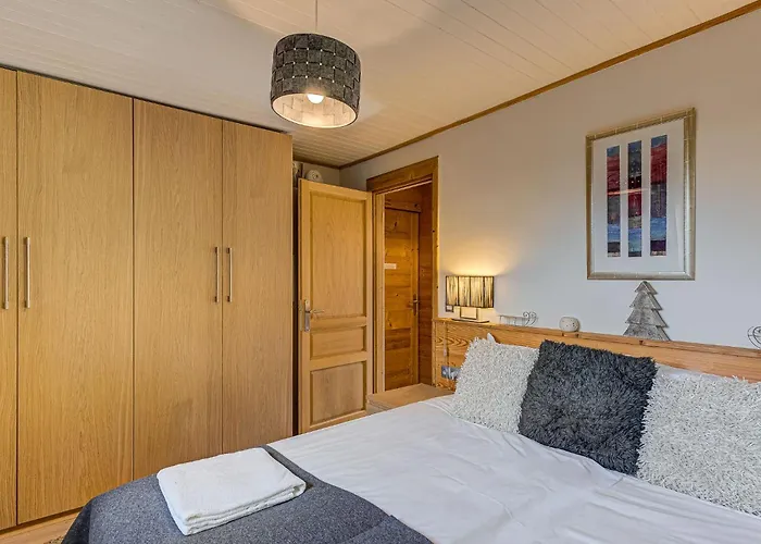 Apartment Cry, Alpes Agency, Central Chamonix, Sleeps 2-4 *