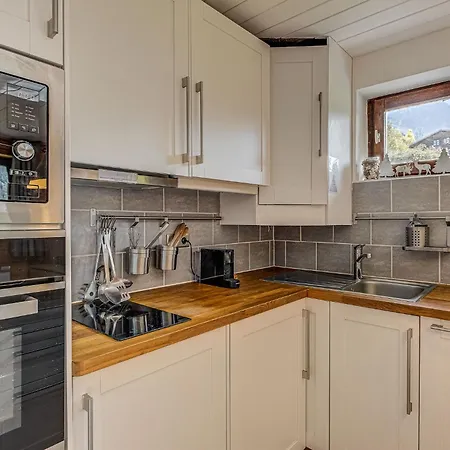 Cry - Alpes Travel - *